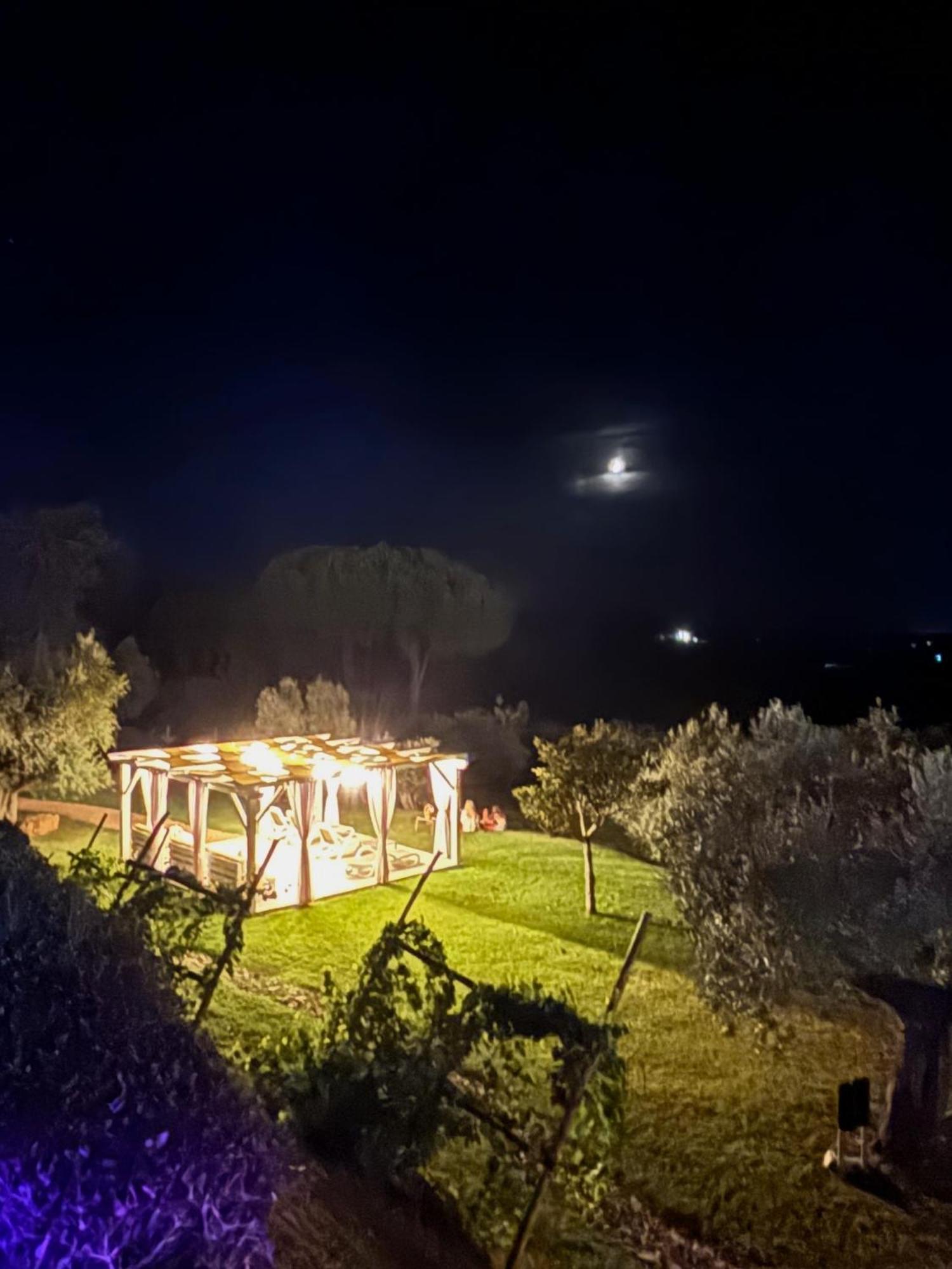 Relais Dei Molini Bed & Breakfast Кастането Кардучи Екстериор снимка